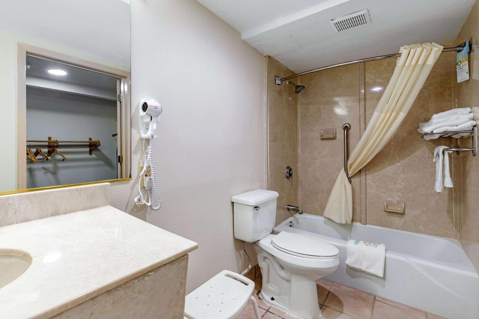 Quality Inn Tyler - Lindale Dış mekan fotoğraf
